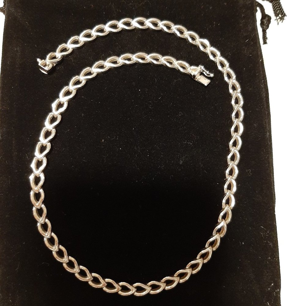 White Gold Teardrop chain Necklace